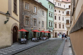 Hotel At the Black Star -Charming Romantic Suites and Apartments Prague